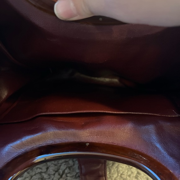 Ande’ Lucite Bag Handles Burgundy - Picture 4 of 4